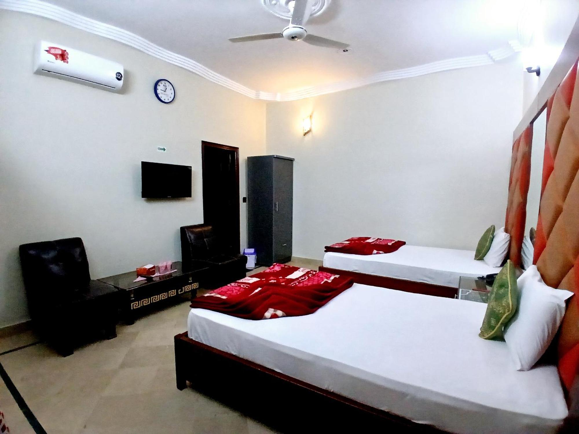 Subhan Palace Guest House كراتشي الغرفة الصورة